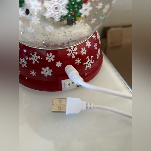 ⛄️ Peanuts Snoopy & Woodstock campfire snow globe, NWT - Picture 5 of 7